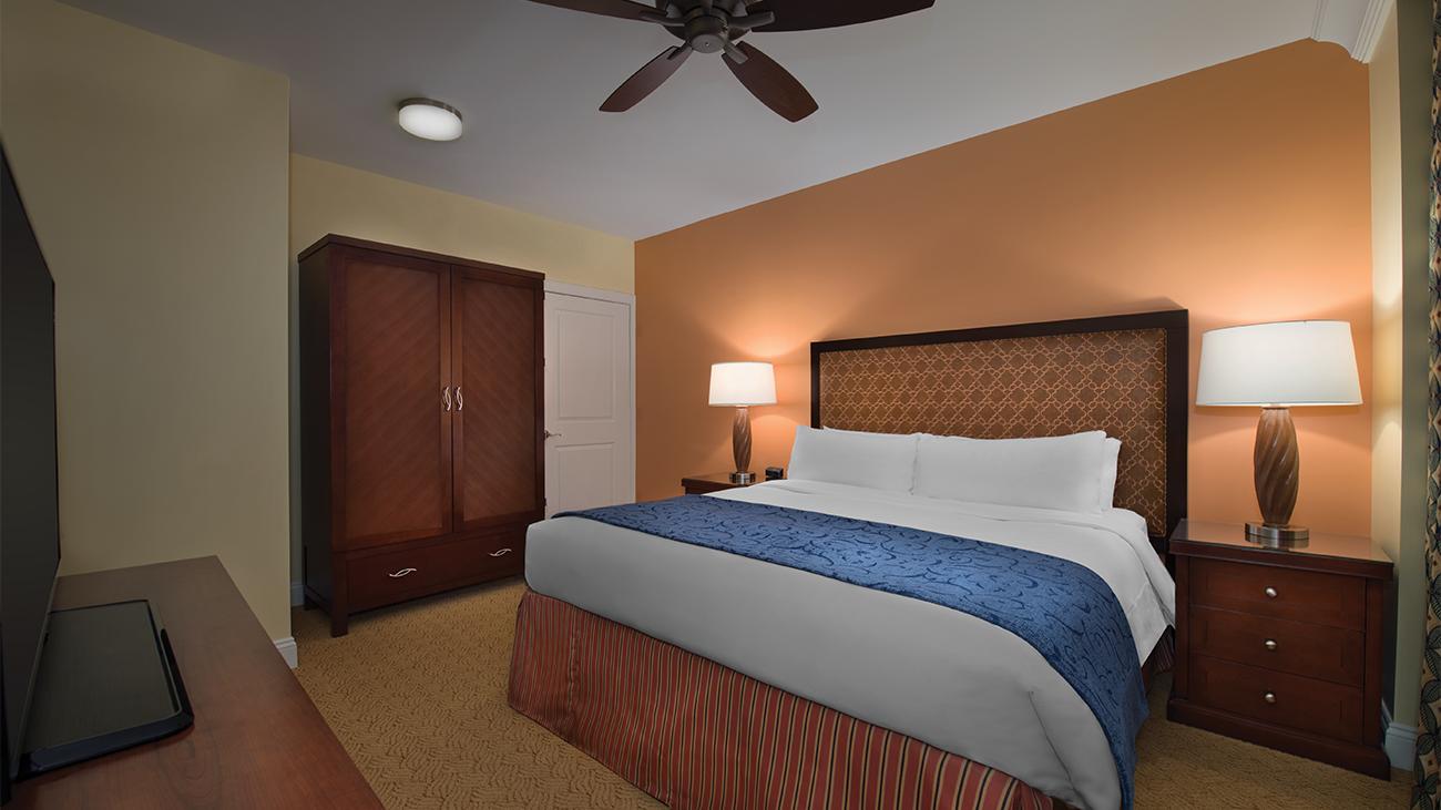 Bedroom (Larger Guestroom)
